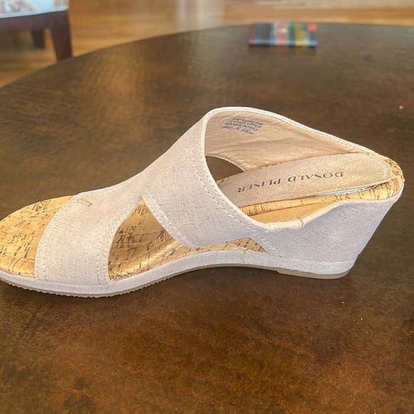 Donald plainer distressed metallic mushroom colored wedge heel sandal. - Picture 5 of 10